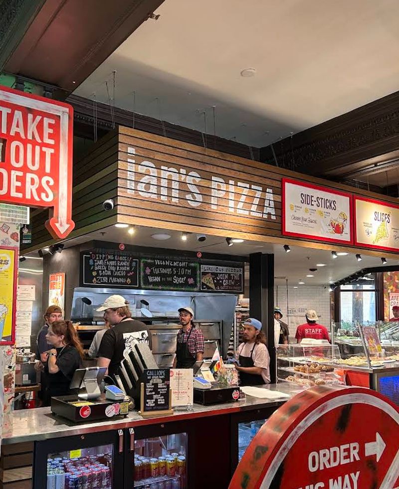 Ian’s Pizza Madison | State Street - Madison, Wisconsin