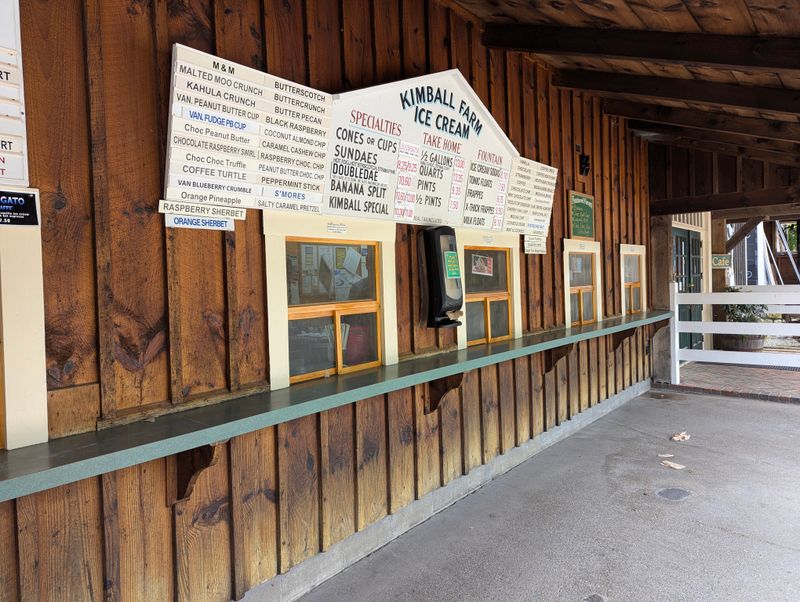 This Massachusetts Ice Cream Stand Draws Summer Lines That Wrap Around The Parking Lot 18 How To Plan Your Visit