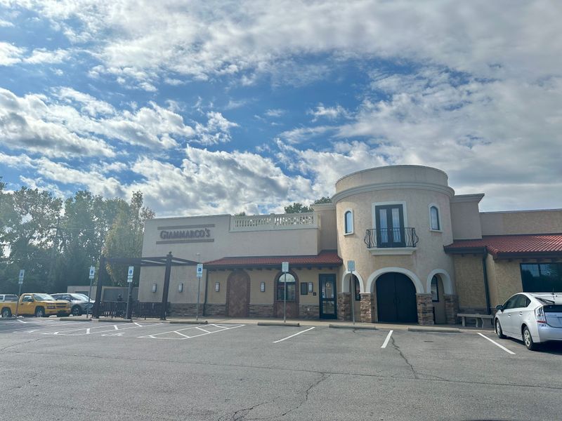 13 Ohio Family-Owned Italian Restaurants That Regulars Protect Like Secrets 5 Giammarco's Italian Restaurant - Westerville, Ohio