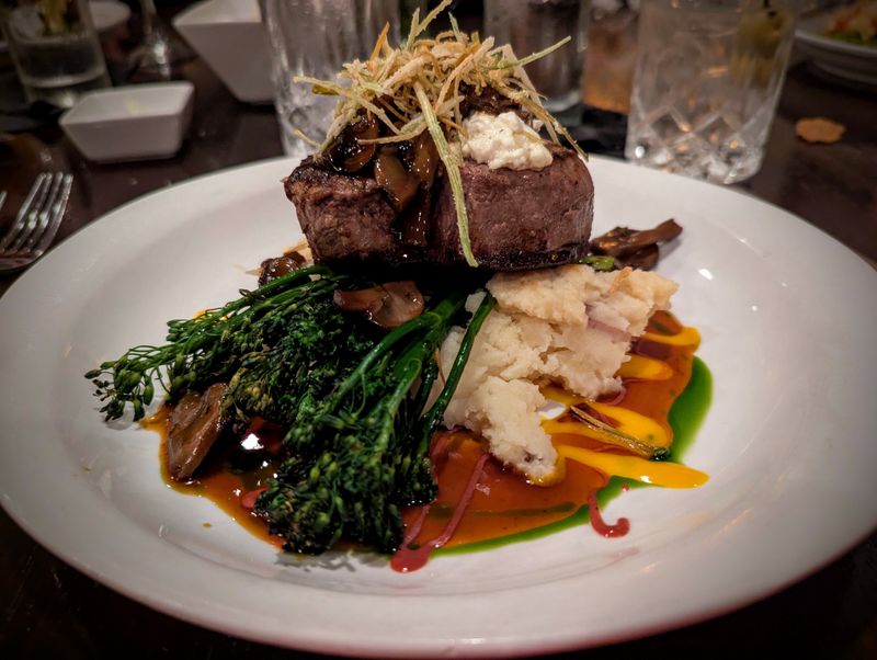 Maxwells | Restaurant & Bar - West Fargo, North Dakota