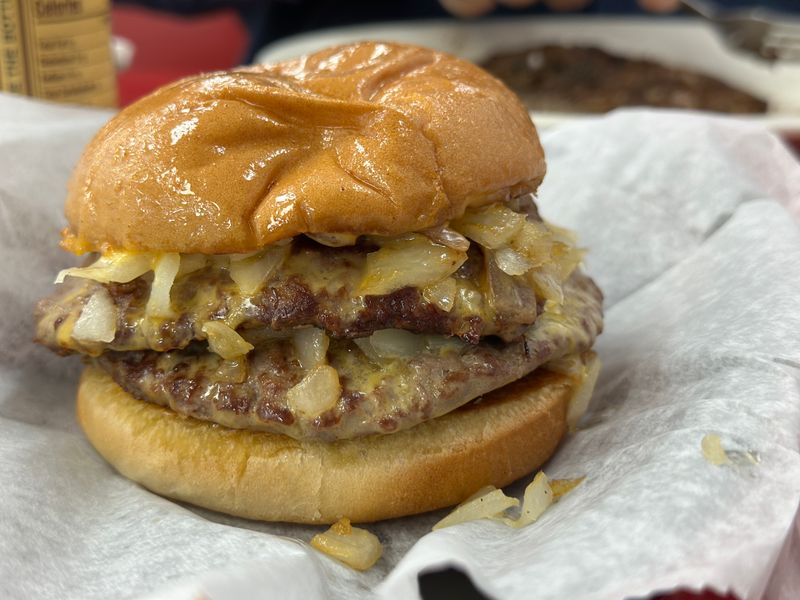 14 Oklahoma Burgers That Come Wrapped In Paper And Somehow Taste Better 11 Ron's Hamburgers & Chili - Tulsa, Oklahoma