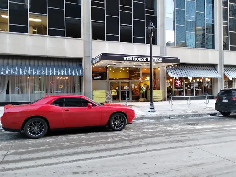 Service, Vibe, and Timing Tips