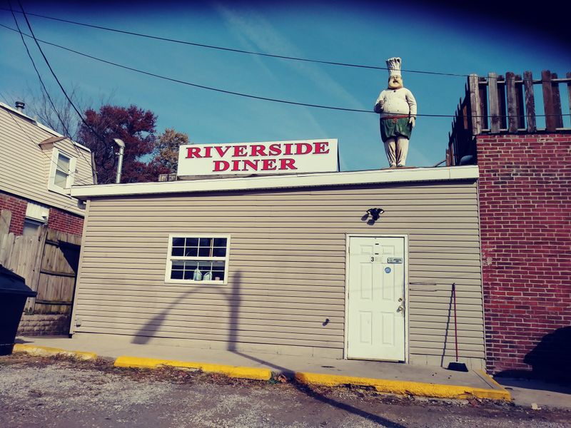 Cheeseburger with Hand-Cut Fries