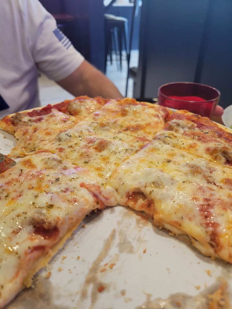 Charlie Fox's Pizzeria & Eatery - St. Charles, Illinois