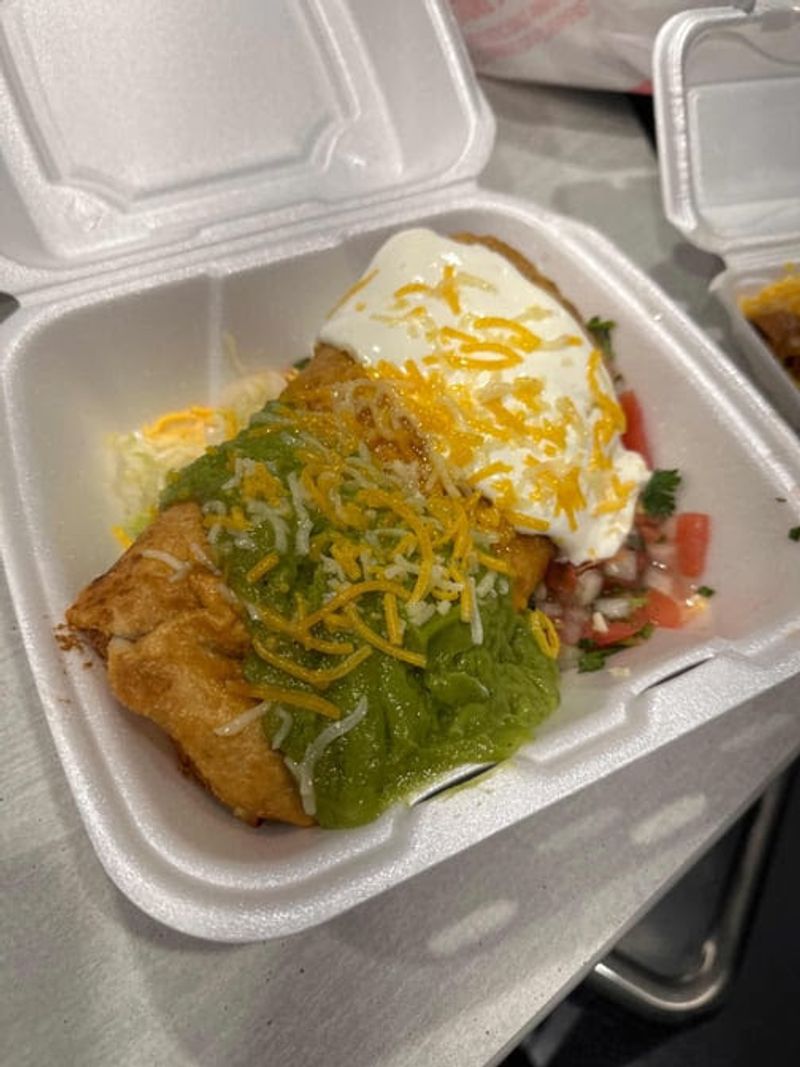 This Nebraska Mexican Counter Keeps Late-Night Burrito Runs Alive With Fast, No-Nonsense Flavor 17 Guacamole For The Win