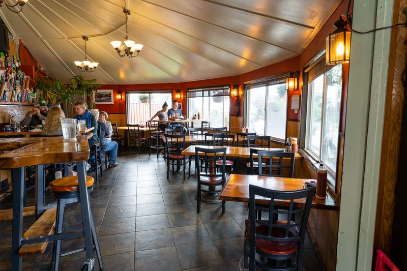 14 Oregon Coastal Fish Counters Where The Crispy Basket Comes Out Too Hot To Hold 8 Barnacle Bistro - Gold Beach, Oregon