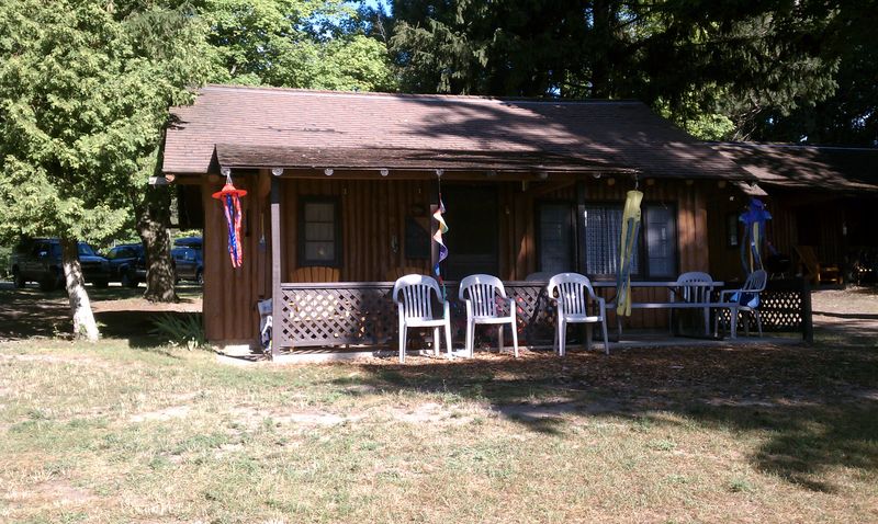 Snug Harbor Cabins - Central Lake, Michigan