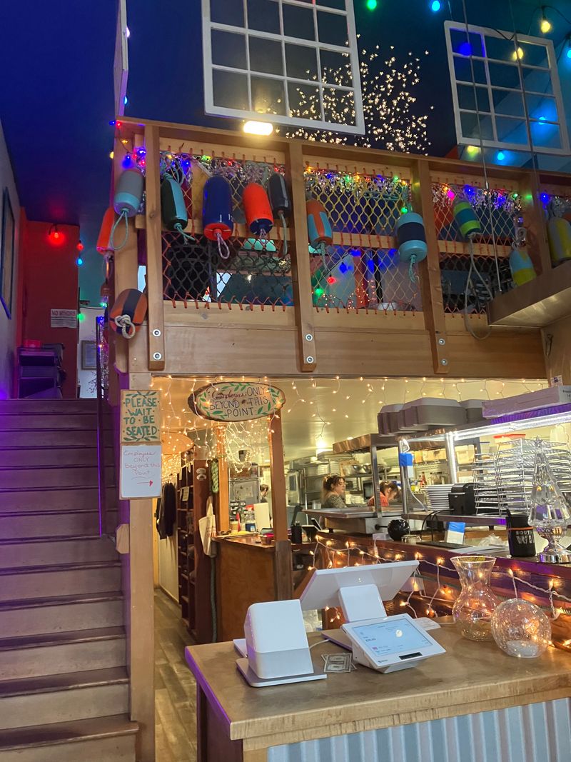 14 Oregon Coastal Fish Counters Where The Crispy Basket Comes Out Too Hot To Hold 6 South Bay Wild Fish House - Astoria, Oregon