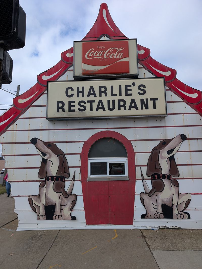 15 Ohio Breakfast Diners Where The Morning Rush Still Feels Like A Daily Tradition 6 Charlie’s Dog House Diner - Cleveland, Ohio
