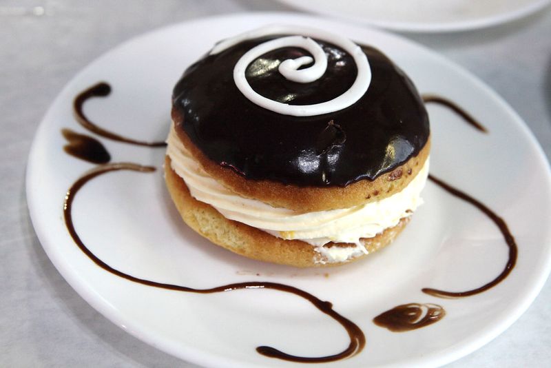 25 “Normal” Foods People Treat Like a Personality Trait 25 Dessert first