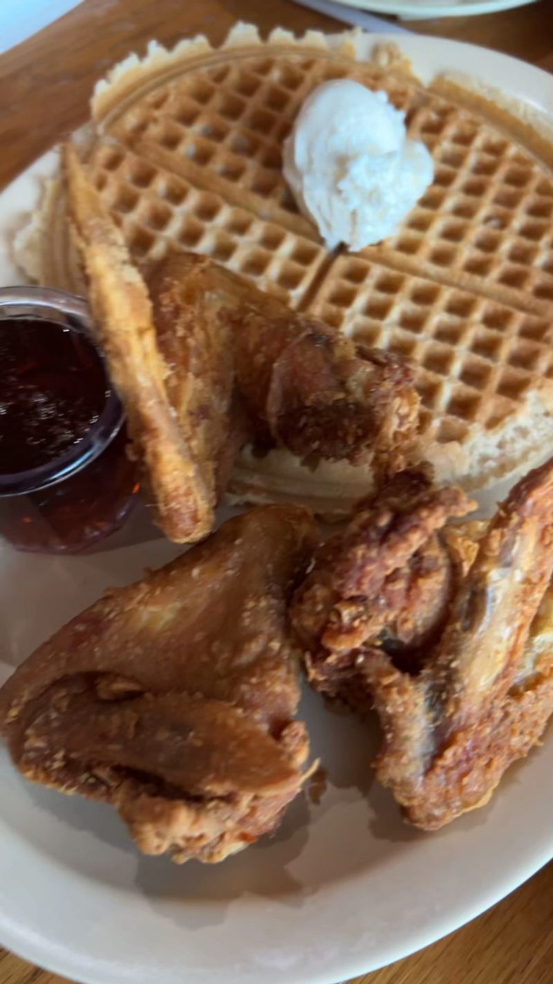 Roscoe's House of Chicken and Waffles - (Manchester & Main) - Los Angeles, California