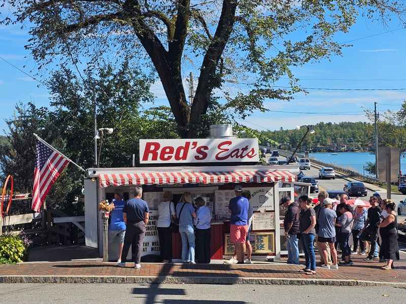 This Maine Seafood Shack Only Does A Few Things - And Does Them Exceptionally Well 7 That Iconic Red Shack Look