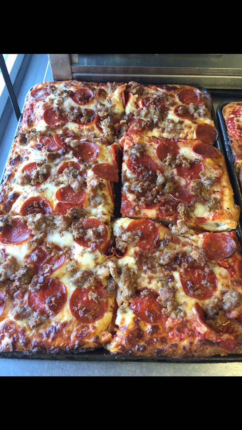 Nana's Pizza - Everett, Massachusetts