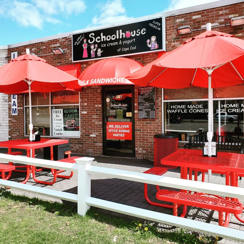 Schoolhouse Ice Cream & Yogurt - Burlington, Massachusetts