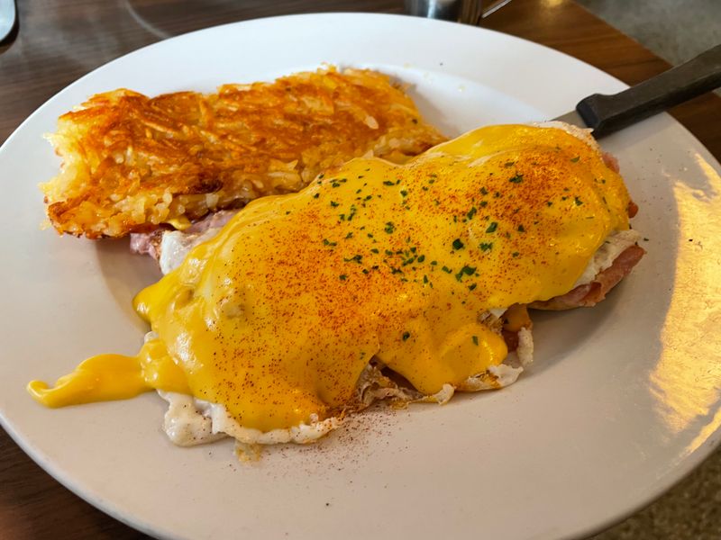 Babe's Eggs Benedict, Spicy-Savory Icon