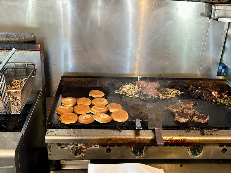 This Oklahoma Burger Grill Refuses To Rush Orders - Even When The Line Grows 8 Griddle Craft, Not Speed