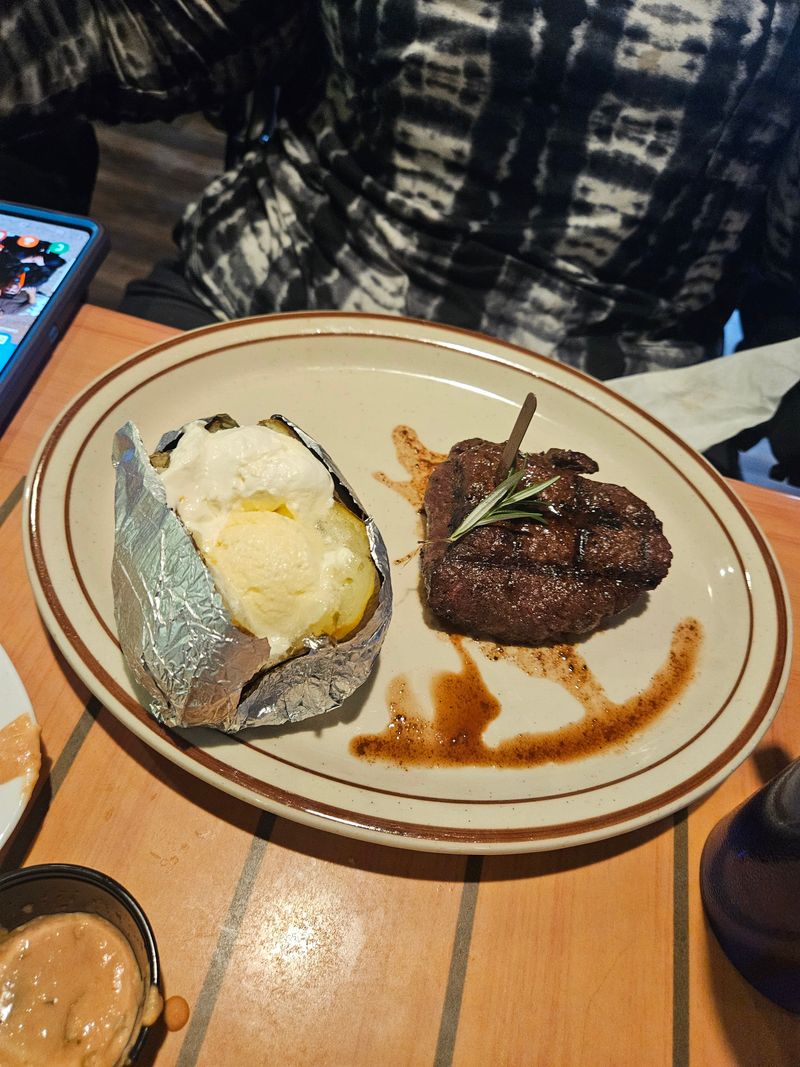 The Beef Ribs at This Arizona Steakhouse Are the Kind You Remember for Weeks 8 Prime Rib with Mountain Smoke