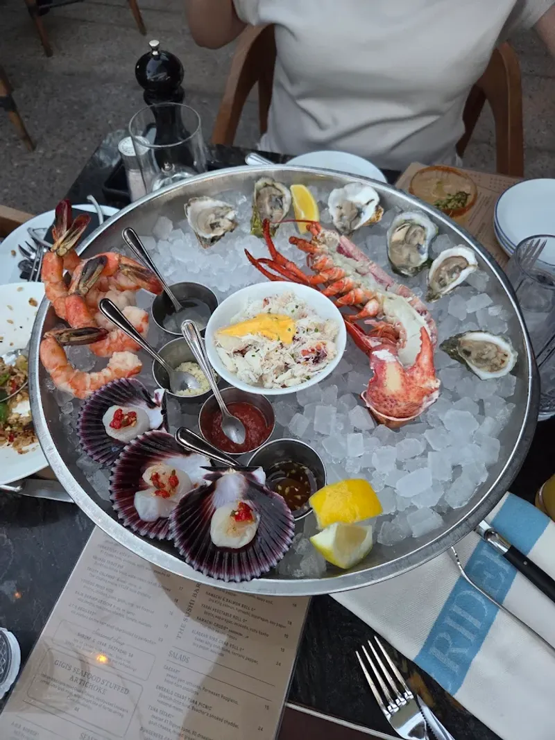 This Arizona Seafood Shack Serves Crab Worth Driving Across the State For 10 Craft Cocktails To Match The Crab