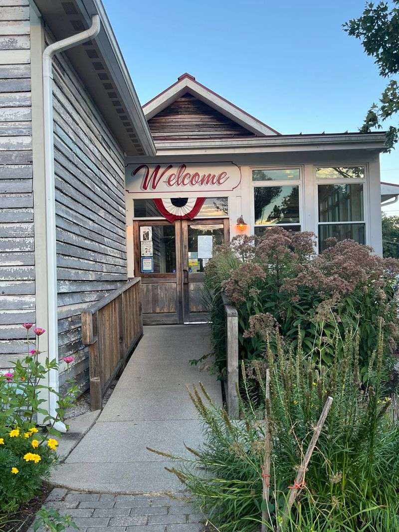 Scenic Drive, Easy Service, Local Vibes