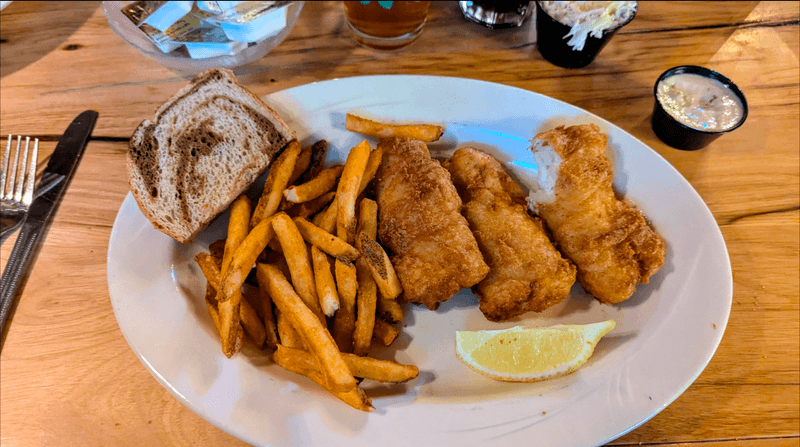 13 Wisconsin Fish Fry Taverns Where The Cod Comes Out Crackling And The Seats Fill Fast 10 The Fox & Hounds Restaurant & Tavern - Hubertus, Wisconsin
