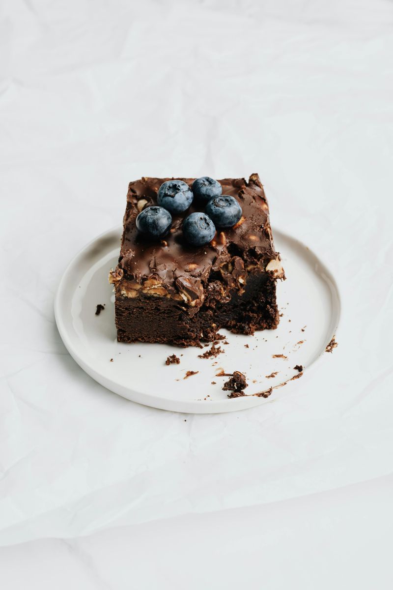 20 Retro Desserts That Need a Comeback Now 15 Brownie plate