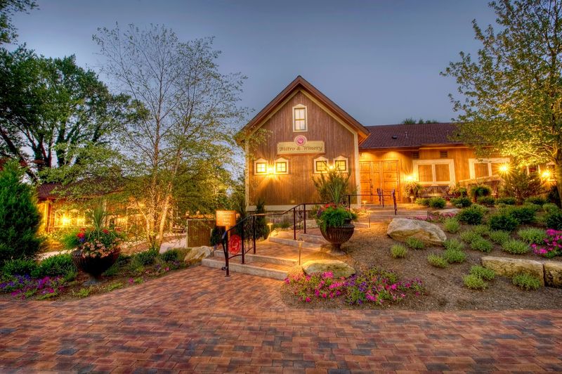 13 Ohio Family-Owned Italian Restaurants That Regulars Protect Like Secrets 11 The Bistro at Gervasi Vineyard - Canton, Ohio