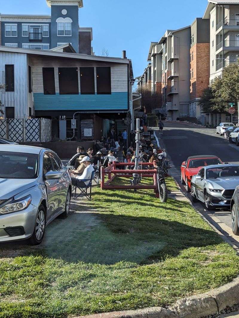 Sauce, The Polite Guest