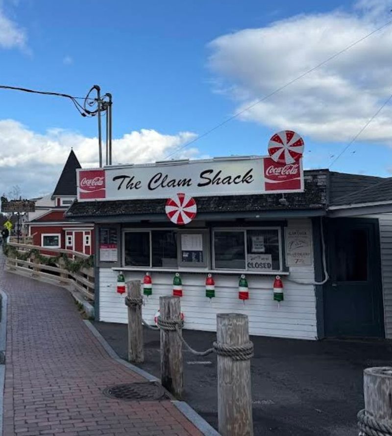 17 Coastal Seafood Shacks Across America Serving Fried Shrimp Baskets Worth the Drive 11 The Clam Shack - Kennebunk, Maine