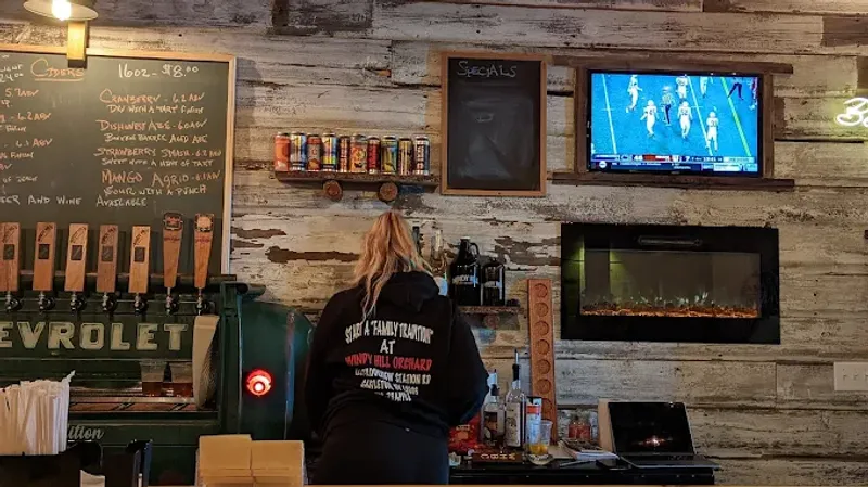 Windy Hill Estate: Orchard, Cidery, Vineyard, Winery, Farm Store - Castleton, New York