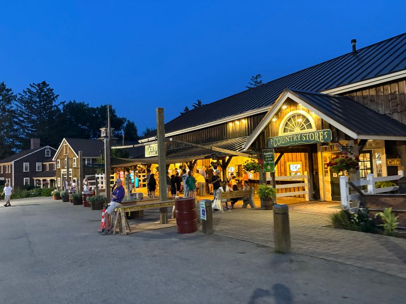This Massachusetts Ice Cream Stand Draws Summer Lines That Wrap Around The Parking Lot 12 Massive Portions, Fair Prices