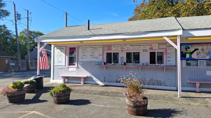 Captain Dusty's Ice Cream - Beverly, Massachusetts