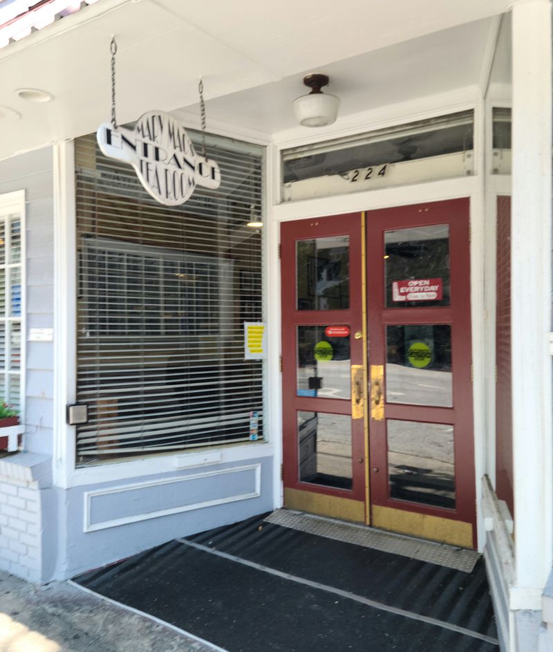 This Georgia Meat-And-Three Hasn’t Changed Much - And Locals Wouldn’t Want It To 13 Peach Cobbler To Finish