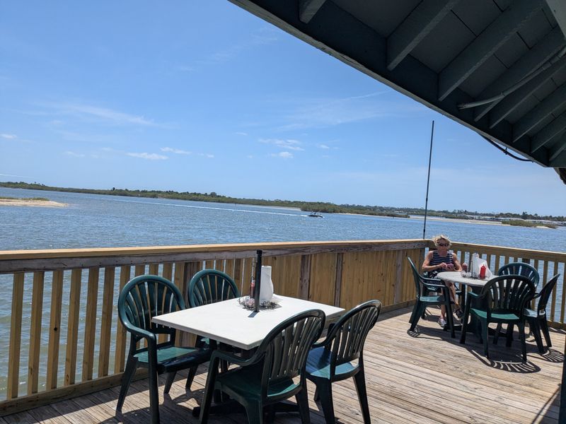 River Wildlife Watching While You Eat