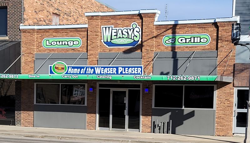 Weasy's Lounge & Grille - Spencer, Iowa