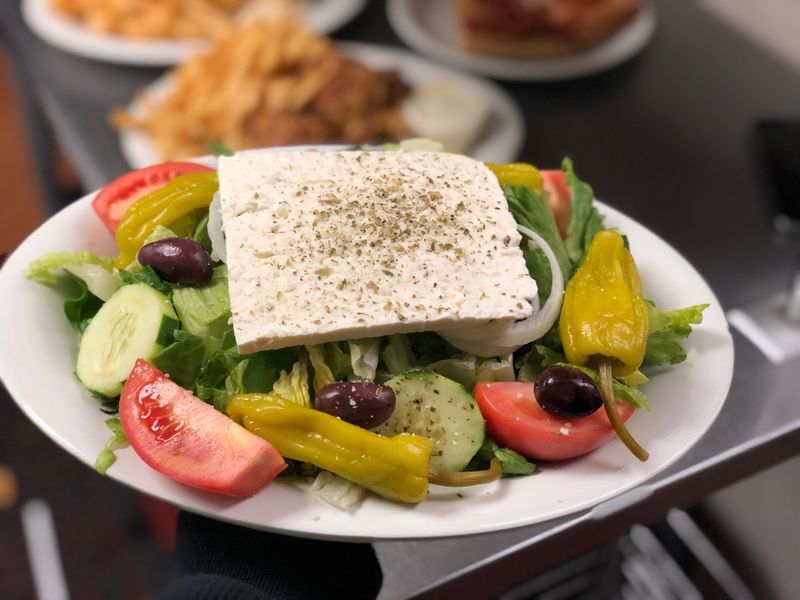 This Maryland Pizza And Crab Cake Spot Turns Two Local Favorites Into One Must-Stop Meal 10 Fresh Garden Salad Pairings