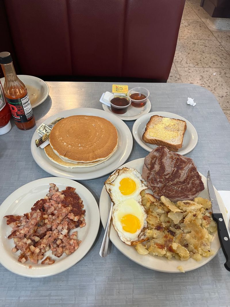 12 Pennsylvania Breakfast Spots Serving Scrapple Plates Locals Swear You Have To Try Once 7 Ritter's Diner - Pittsburgh, Pennsylvania