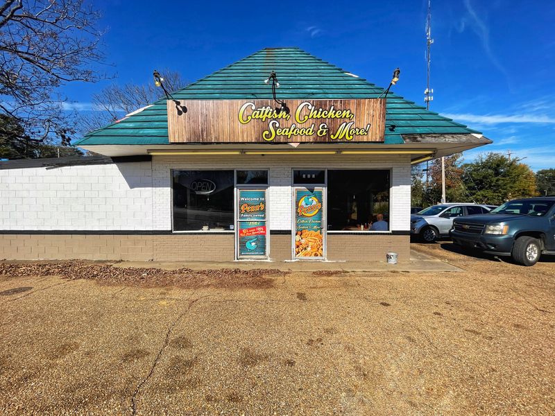 Penn's Fish House Restaurants - Canton, Mississippi