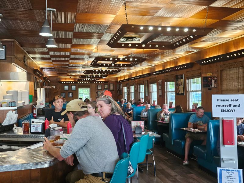 This North Carolina BBQ Lodge Serves Pulled Pork The Old Way Locals Say Is Worth The Drive 13 Family-Friendly, No Fuss Vibe