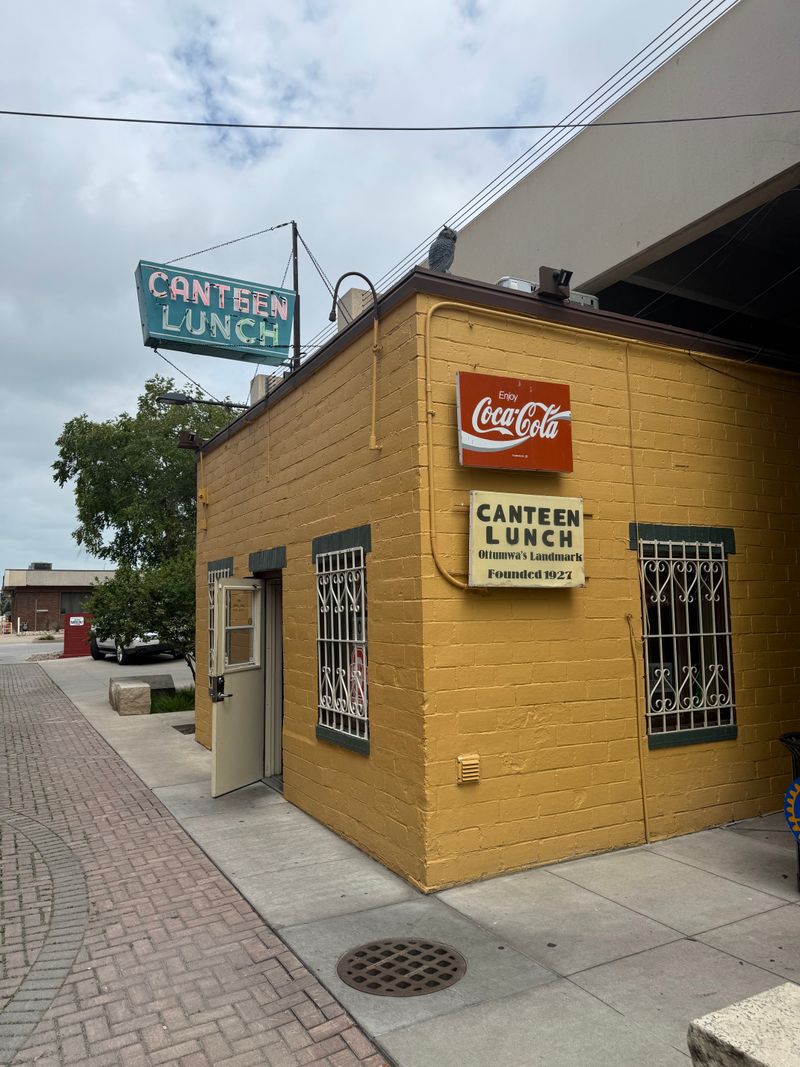 Canteen Lunch in the Alley - Ottumwa, Iowa