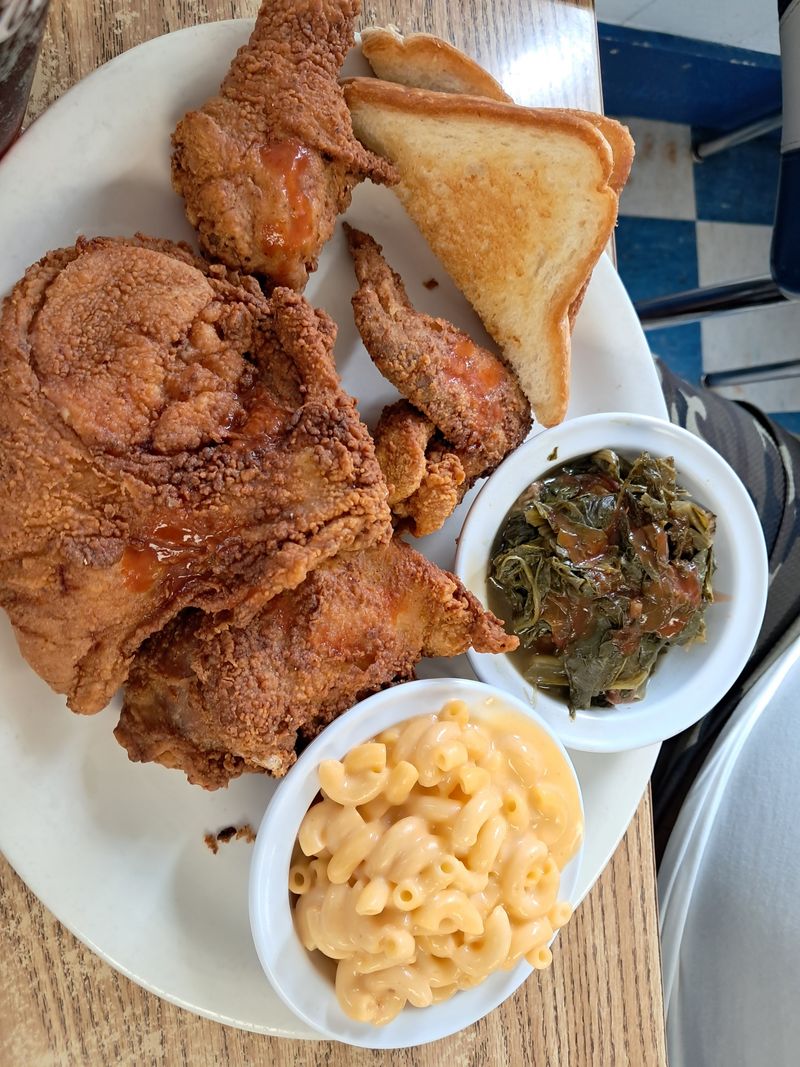 This Mississippi Diner Serves Classic Plates Locals Say Still Taste Like The Old Days 12 Blue Plate Special