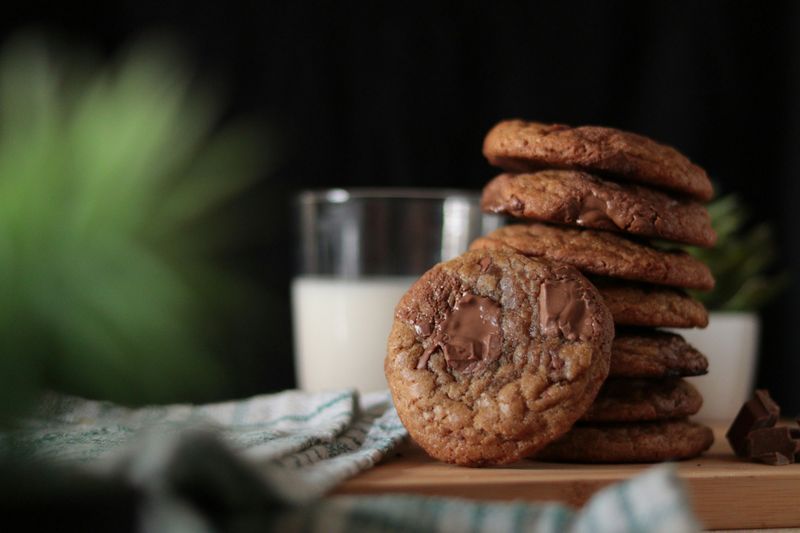 18 Foods That Only Hit When You Eat Them Standing Up 16 Chocolate cookies