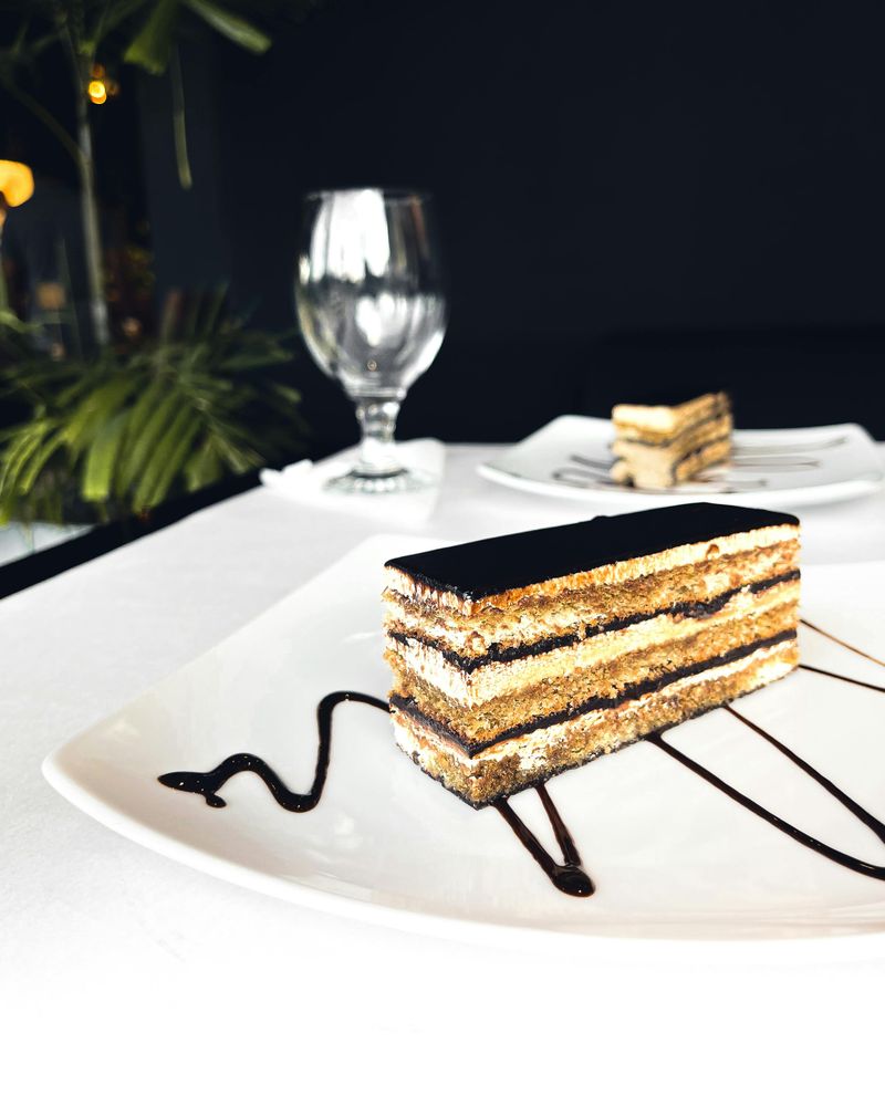 22 Meals People Associate With “I’ll Start Tomorrow” 18 Chocolate cake