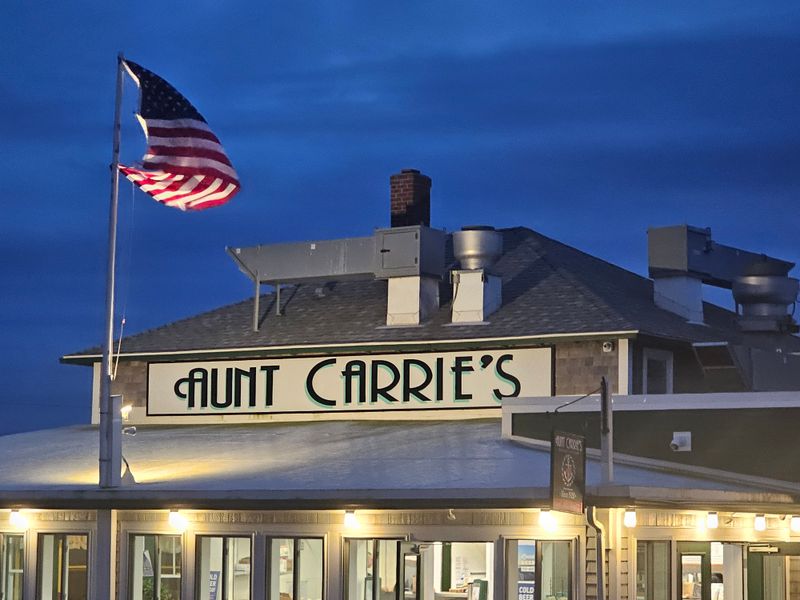 Aunt Carrie's Restaurant, Ice Cream and Gift Shoppe - Narragansett, Rhode Island
