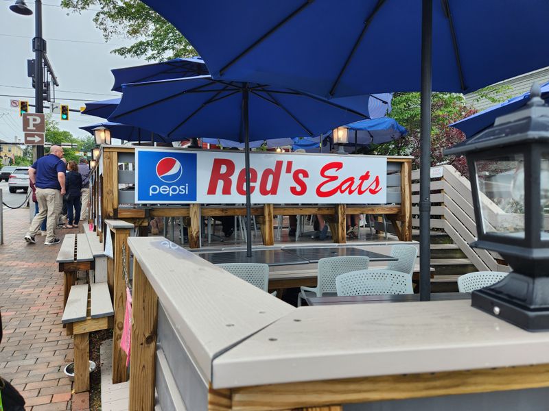 This Maine Seafood Shack Only Does A Few Things - And Does Them Exceptionally Well 18 Simple Drinks That Work