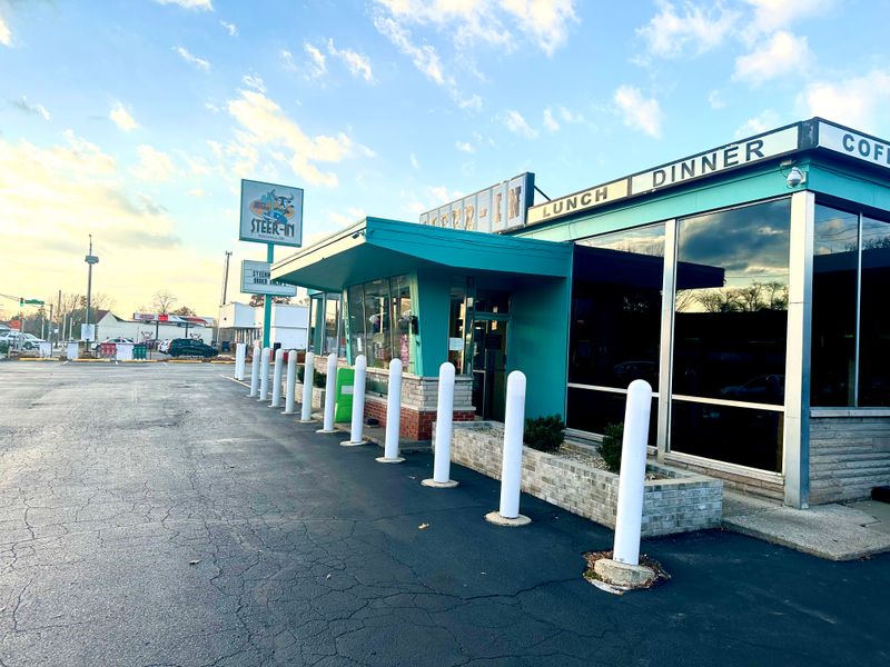 Steer-In - Indianapolis, Indiana