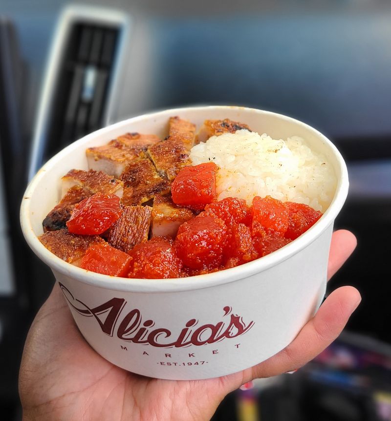 10 Hawaii Poke Counters Where The Freshness Shows Immediately 11 Alicia's Market - Honolulu, Hawaii