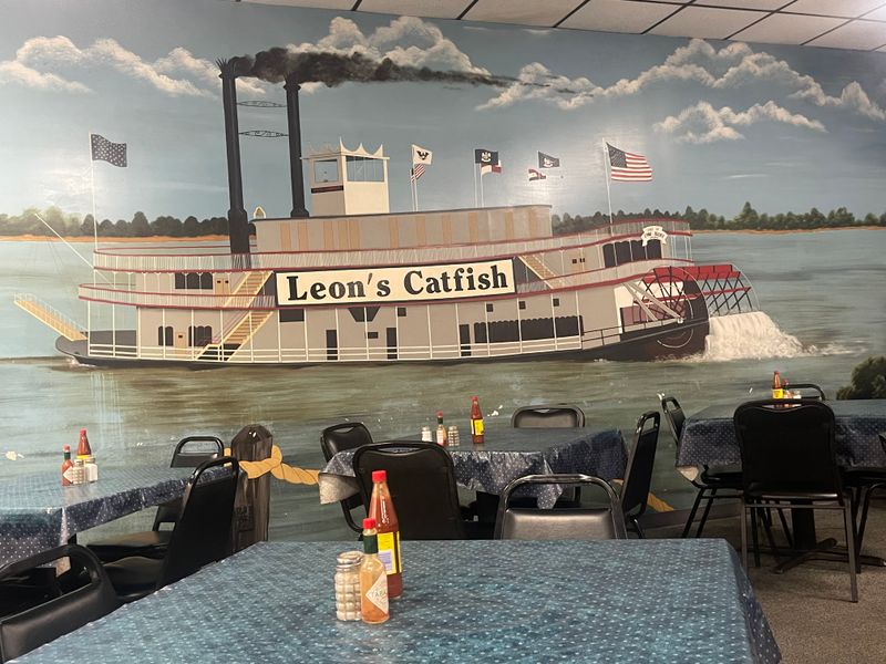 Leon's Catfish & Shrimp Restaurant - Pine Bluff, Arkansas