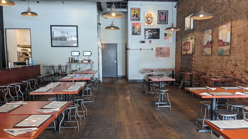 This North Carolina Fried Chicken Spot Has A Line That Moves Faster Than You’d Expect 12 Service That Sets The Pace