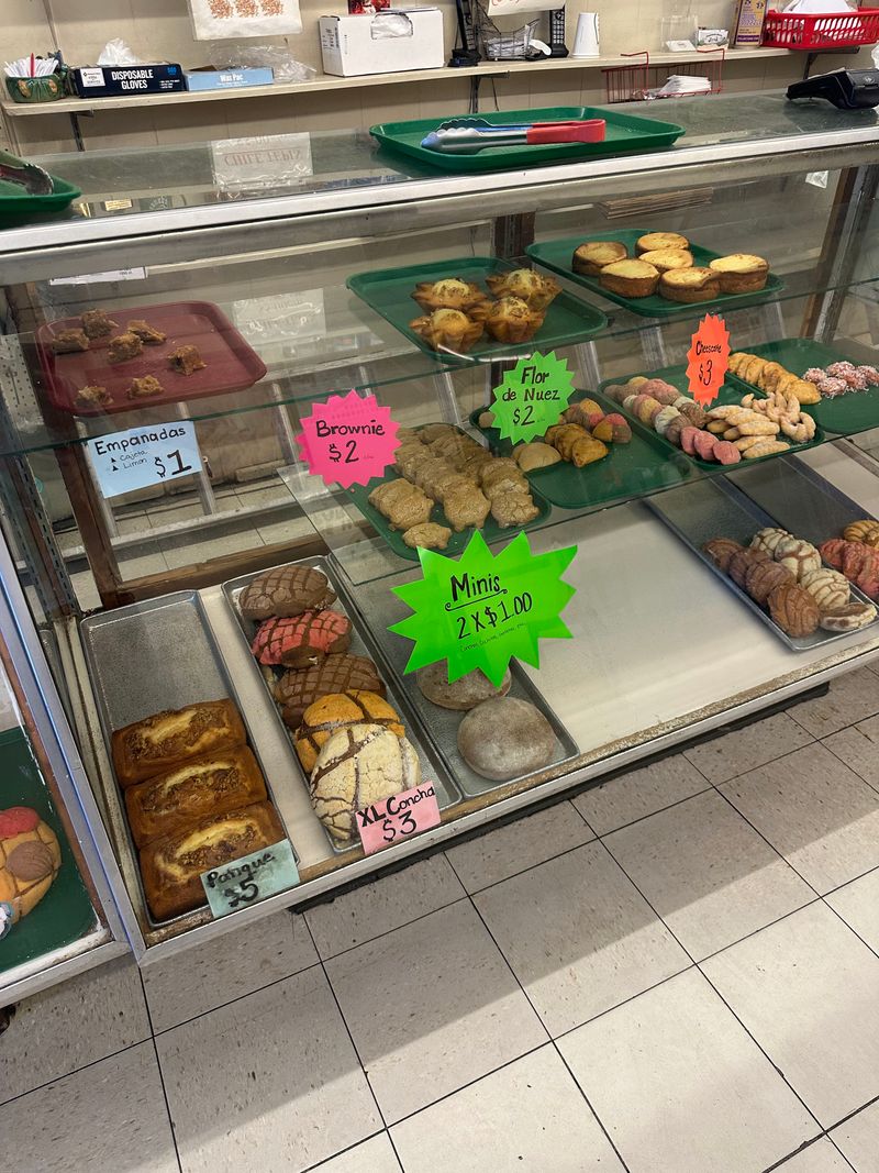 Panaderia y Pasteleria La Mejor - Phoenix, Arizona