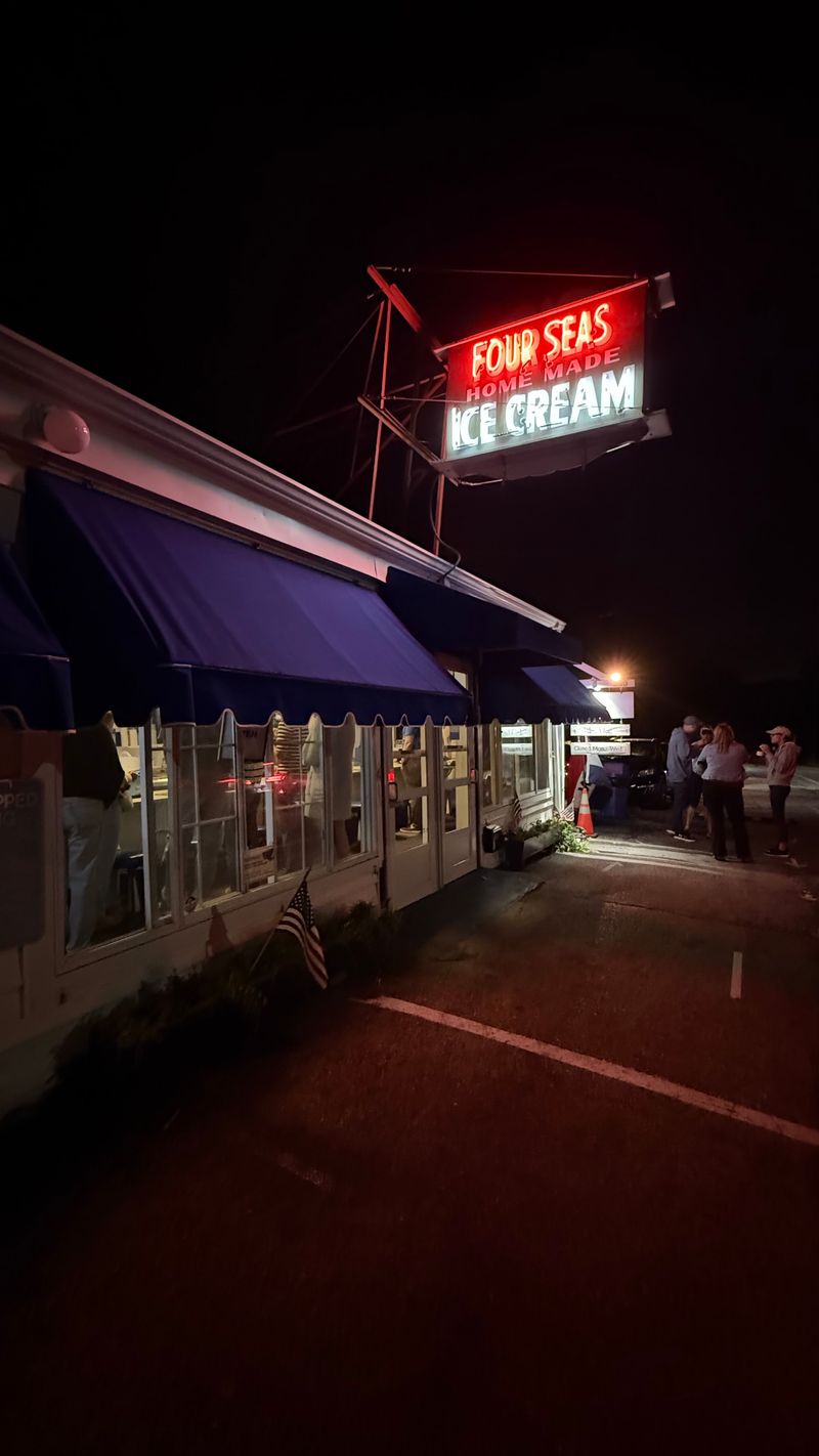 Four Seas Ice Cream - Centerville, Massachusetts